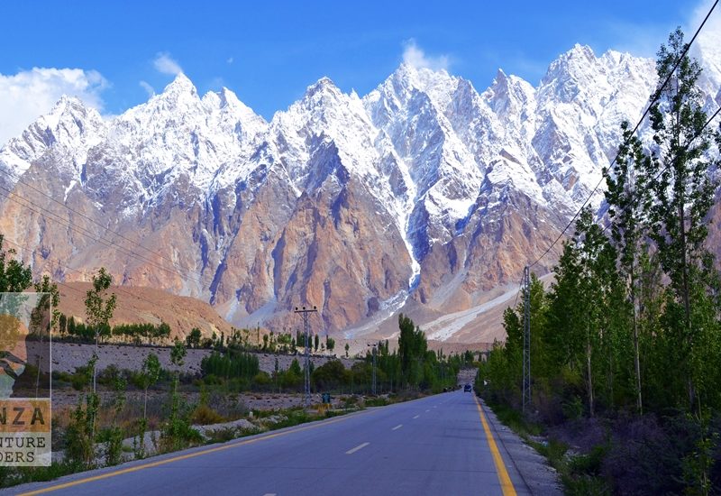 Silk Route Tour Along the Karakoram Highway from China to Pakistan